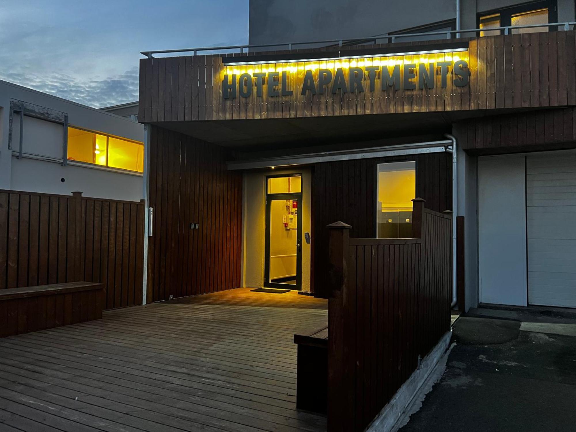 Tb Apartments Akureyri Bagian luar foto