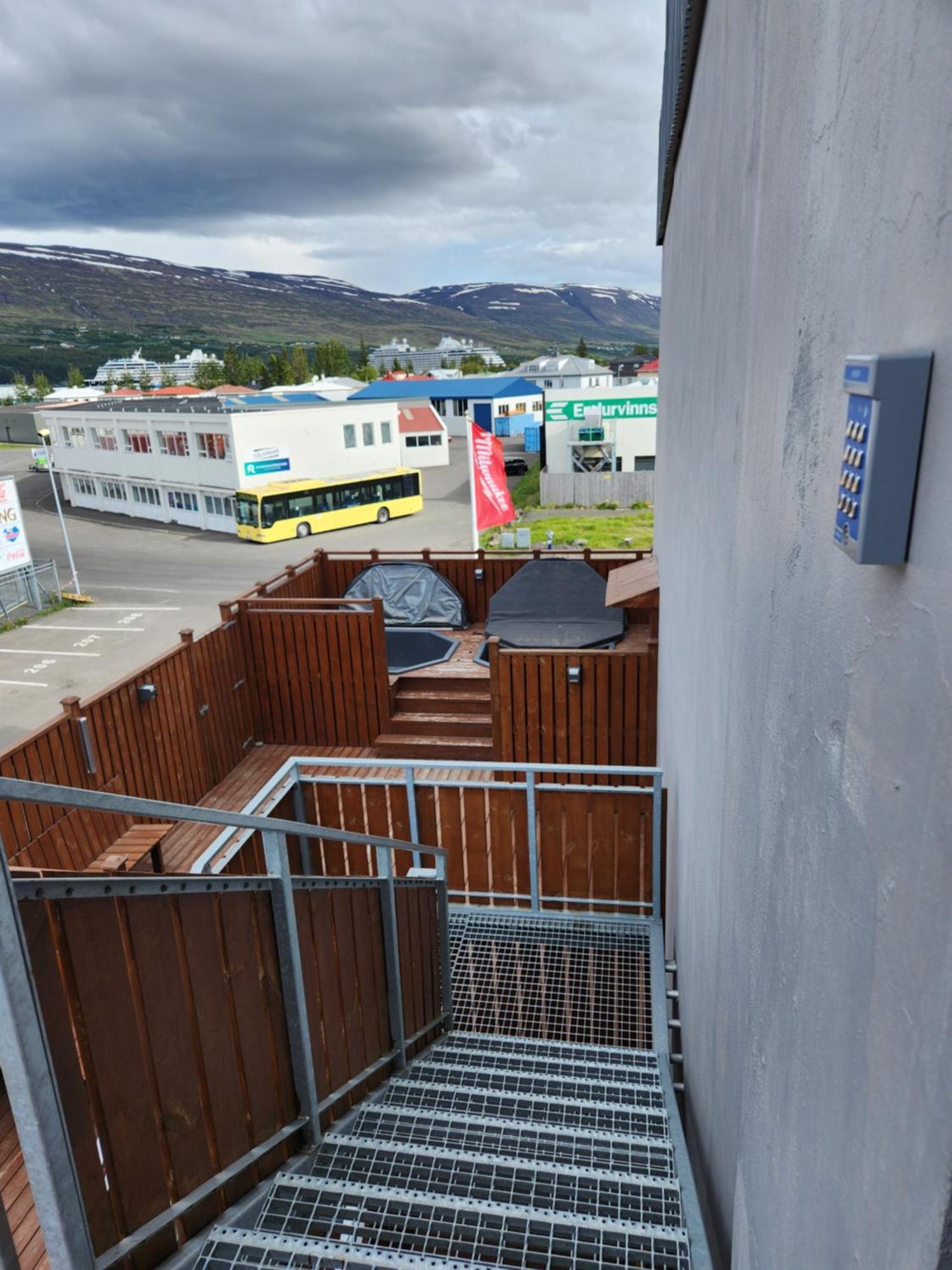 Tb Apartments Akureyri Bagian luar foto